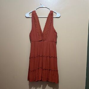 Chic Sleeveless Mini Dress in Rust